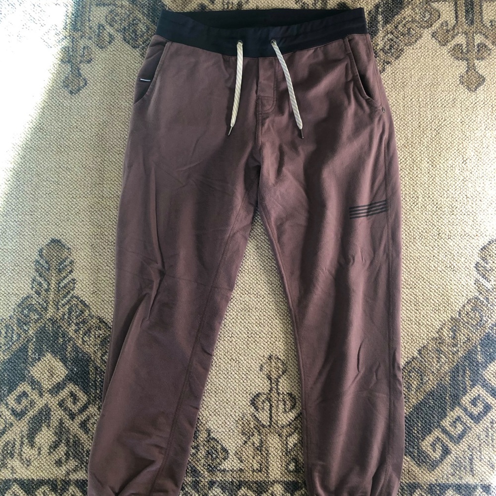 Vuori Lounge Set! Laguna Lounge Pant + Catalina Crewneck sweatshirt set in Hazel